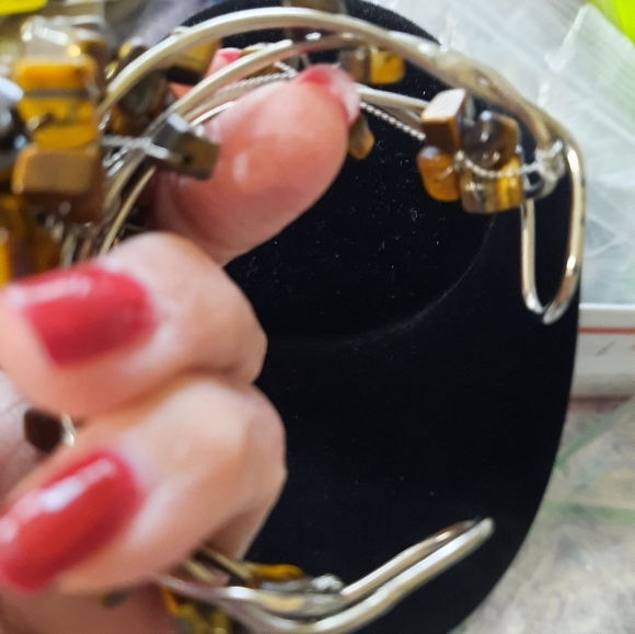 Handmade Stone Wired Women's Bracelet - Picture 10 of 13